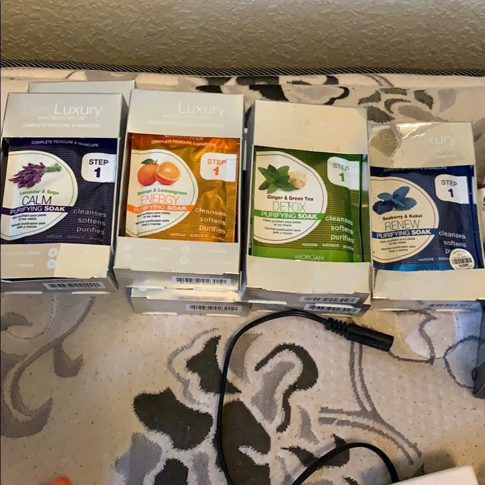 Bare luxury purifying soak